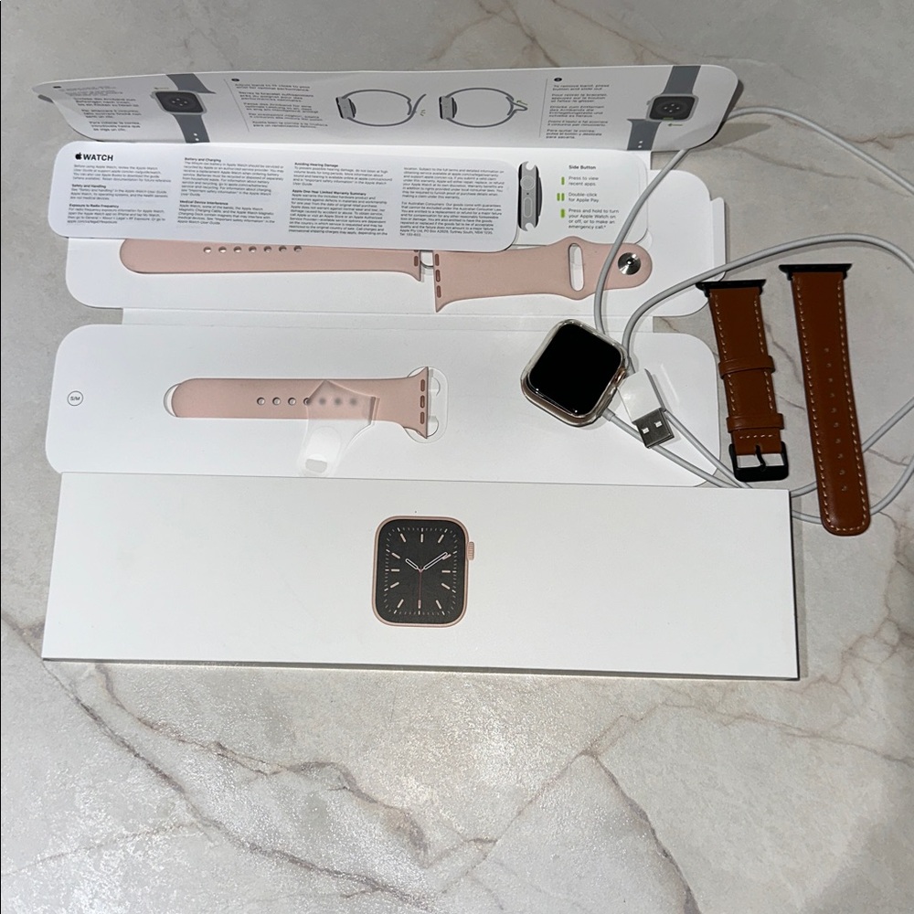 FIRM⭐️Brand New with Box Apple Series 6 Rose Gold 40mm. Never Worn, Up to Date.